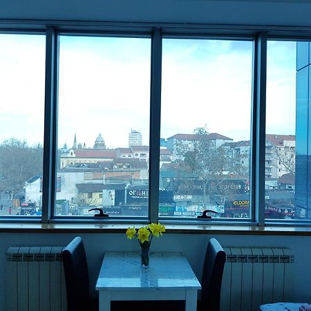 נובי סאד Central Apartment With 24-7 Building Security מראה חיצוני תמונה