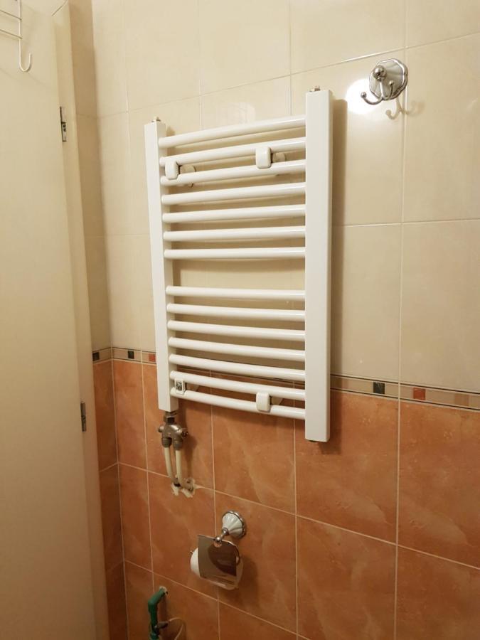 נובי סאד Central Apartment With 24-7 Building Security מראה חיצוני תמונה