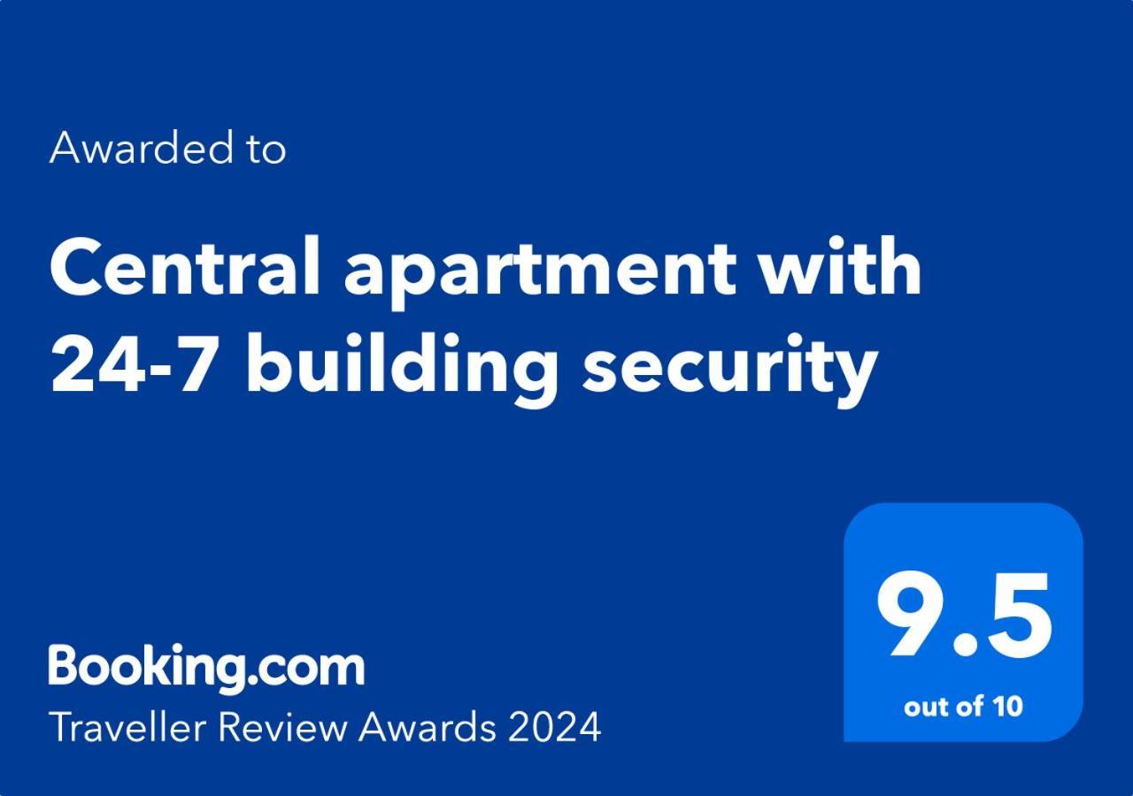 נובי סאד Central Apartment With 24-7 Building Security מראה חיצוני תמונה